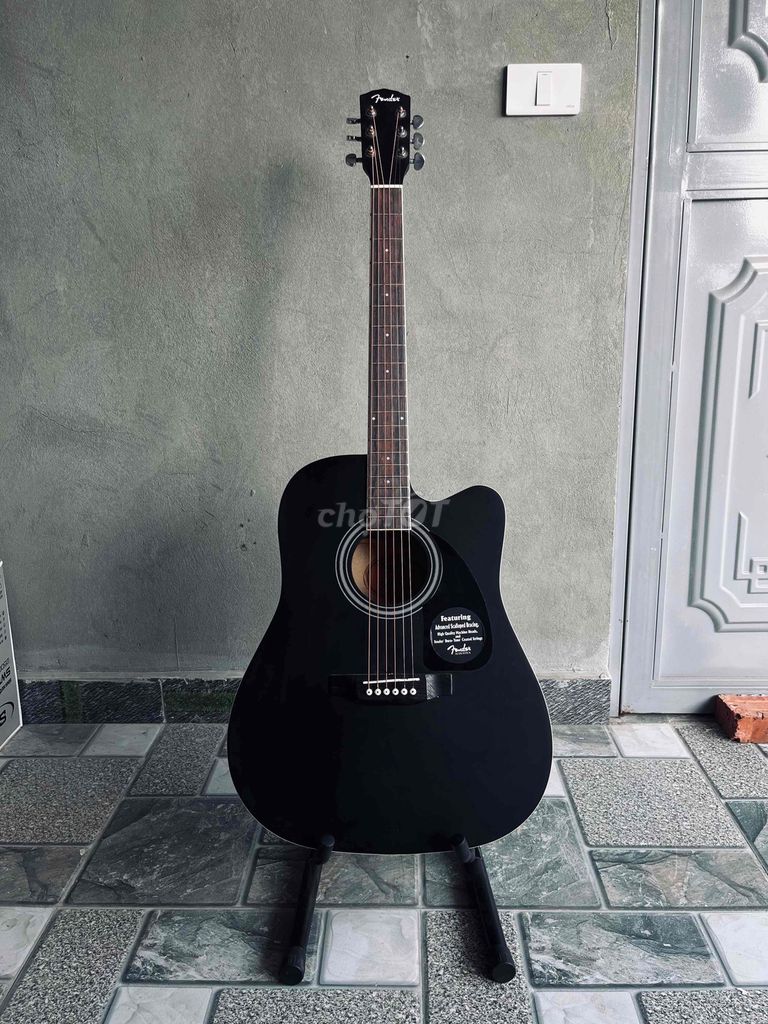 Guitar thanh lý giá rẻ ạ fender CD60CE