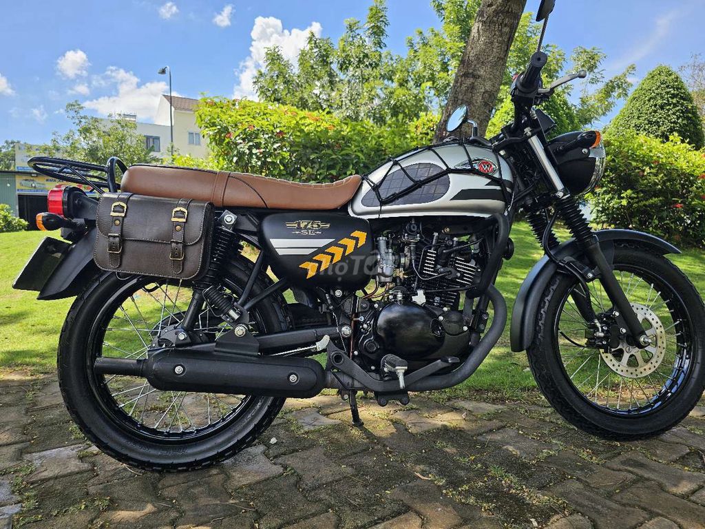Kawasaki W175 ( nhập Thái ) lướt 3.700km full zin. Mua bán Xe máy tại Huyện Bến Lức Long An được đăng bởi 3M motor hình 1