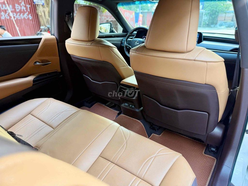 Lexus ES250 Model 2022 Trắng nâu đẹo hết bài. Mua bán Ô tô tại Quận Long Biên Hà Nội được đăng bởi H3T Auto Việt Nam hình 5