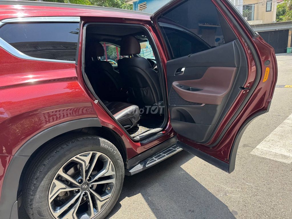 Hyundai SantaFe 2.2D Premium 4x4 Đỏ model 2021. Mua bán Ô tô tại Quận 12 Tp Hồ Chí Minh được đăng bởi Xuân Trường hình 7