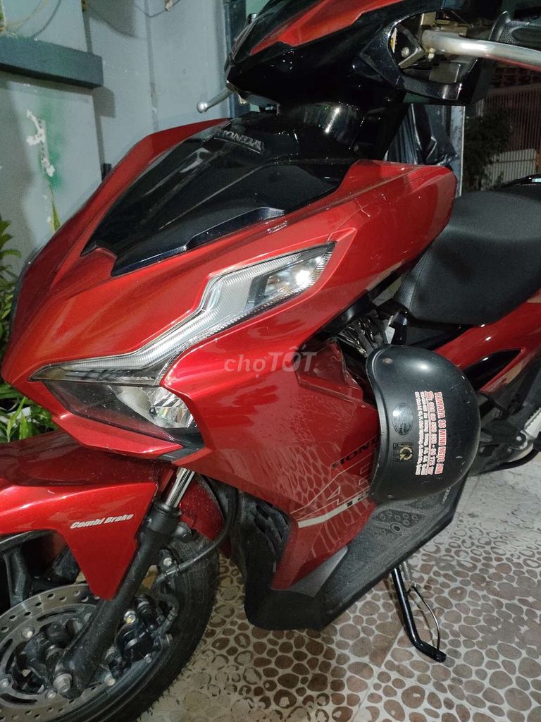Воздушный клинок Honda 125 куб. см 2023, красный, 26078 км