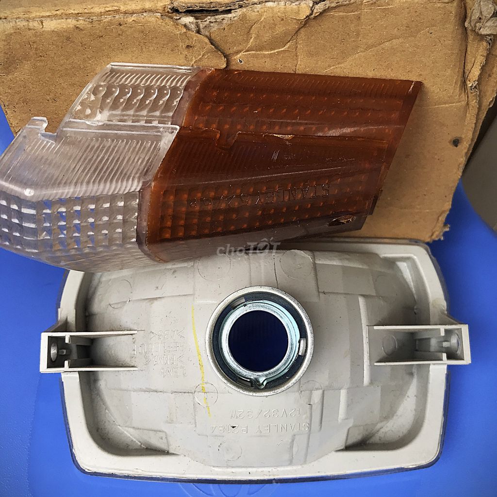 Pha đèn trước, khóa điện Drem 2012 đồ xịn Honda.