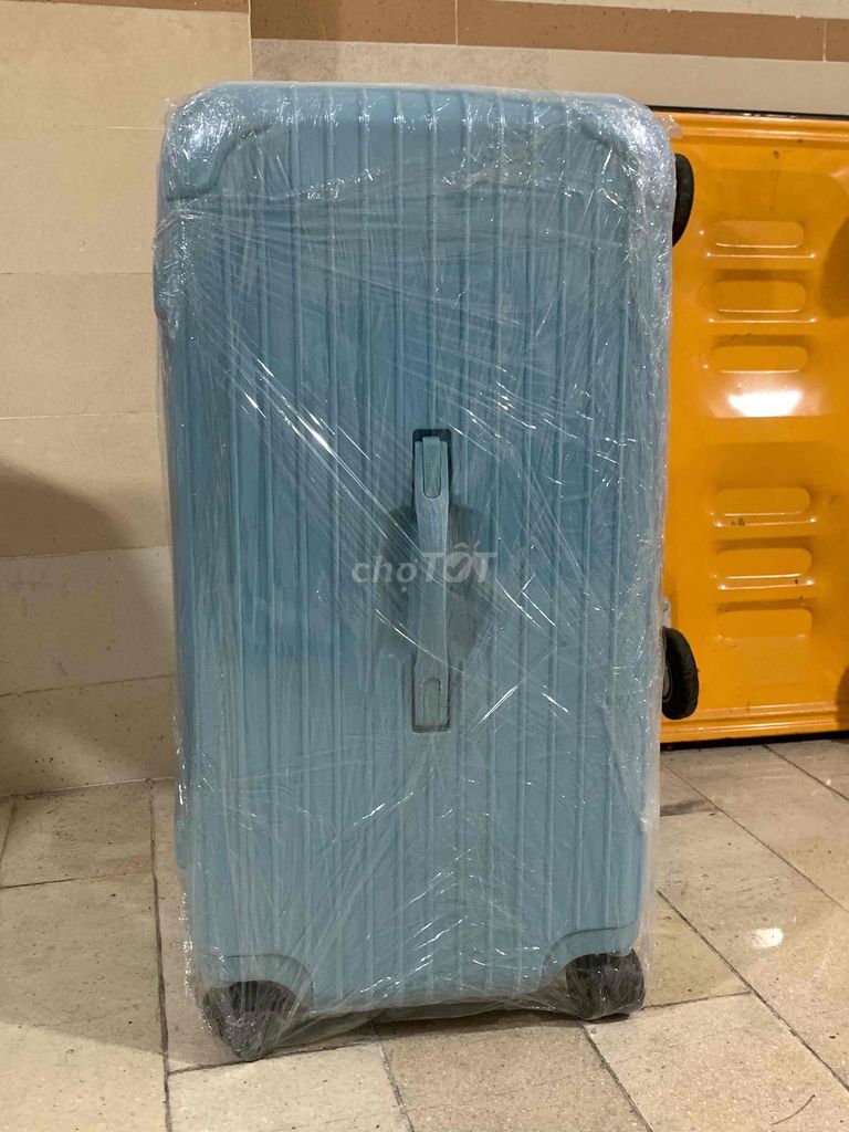 Thanh Lý Vali 32inch cỡ lớn (TỰ VẬN CHUYỂN). Mua bán Túi xách tại Quận Gò Vấp Tp Hồ Chí Minh được đăng bởi Nguyễn Thy hình 2