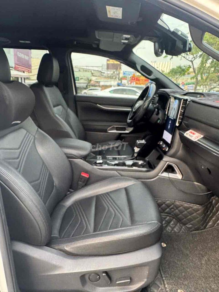 EVEREST TITANIUM 4x2 2022 MÀU TRẮNG LƯỚT 20,000KM. Mua bán Ô tô tại Quận Tân Phú Tp Hồ Chí Minh được đăng bởi Duy Tô Sài Gòn Ford hình 9