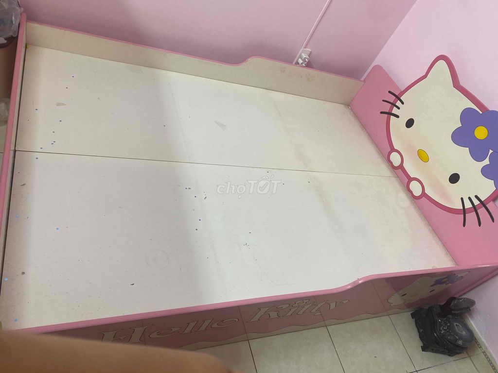 Giường Gỗ Hello Kitty 1m4 x 2m Nữ. Mua bán Giường, chăn ga gối nệm tại Quận 12 Tp Hồ Chí Minh được đăng bởi Ngọc Ánh hình 1