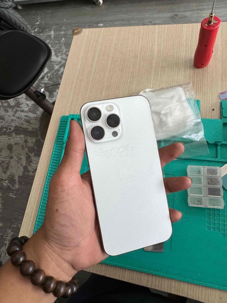 15 Pro Max 256GB Trắng đã thay màn hình. Mua bán Điện thoại tại Thị xã Tân Uyên Bình Dương được đăng bởi huy nhỏ hình 1