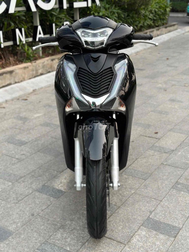 Cần bán SH 150 ABS 2018 màu đen cực đẹp, cực chất. Mua bán Xe máy tại Quận Đống Đa Hà Nội được đăng bởi Xe Máy Vượng Trung hình 1