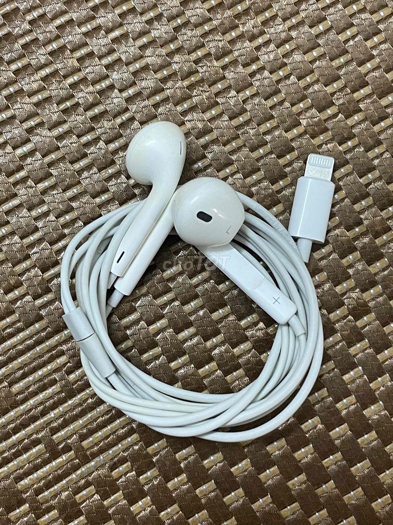 Tai nghe có dây chân lightning iPhone zin bóc máy. Mua bán Tivi, Âm thanh tại Quận Hoàng Mai Hà Nội được đăng bởi Nguyễn Trung hình 1