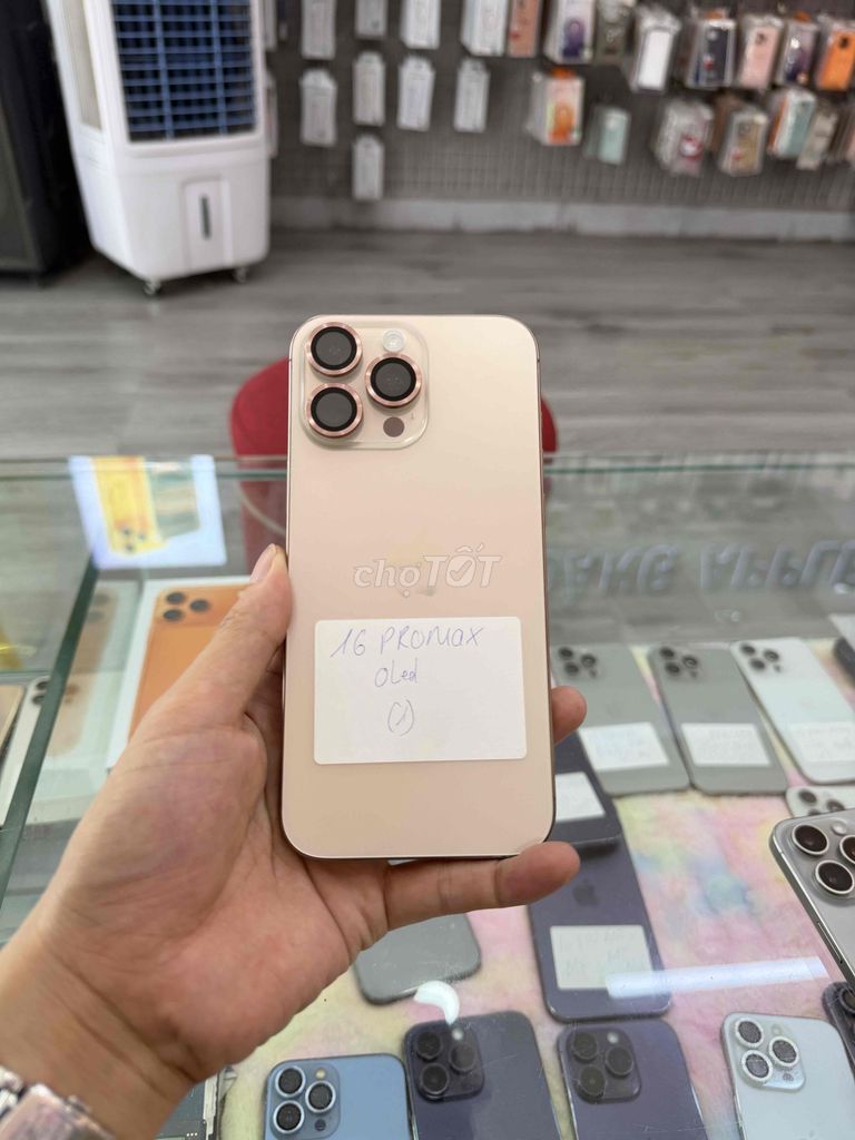 Apple iPhone 16 Pro Max 256GB full chức năng. Mua bán Điện thoại tại Quận Hải Châu Đà Nẵng được đăng bởi Hoàng Táo 273 Nguyễn Hoàng Đà Nẵng hình 1