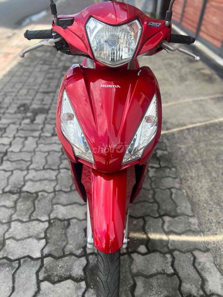 Honda Vision 2014 Красный