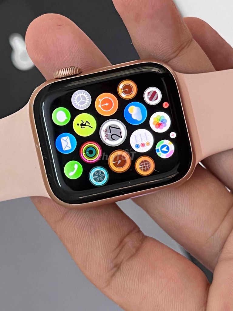 Apple Watch Series 4 40mm Hồng. Mua bán Thiết bị đeo thông minh tại Quận 6 Tp Hồ Chí Minh được đăng bởi Đinh Trọng Hòa hình 1