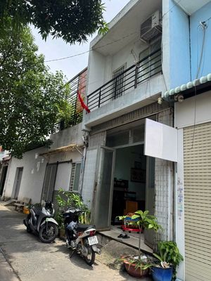 Bán nhà cấp 4 đang cho thuê. Mua bán nhà ở tại Quận Bình Tân Tp Hồ Chí Minh được đăng bởi Yen Tran