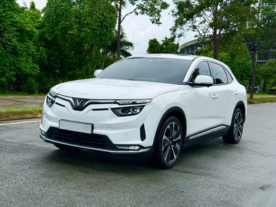 VINFAST VF8 PLUS PIN MUA 2025 TRẦN KÍNH GIA ĐÌNH
