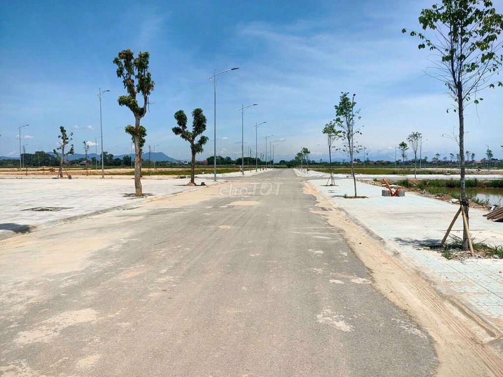 Chính chủ bán Lk Mb650, Thanh Hóa, 180m2, sổ đỏ chính chủ, giá 2,5 tỷ. Mua bán đất tại Huyện Đông Sơn Thanh Hóa được đăng bởi Lê Xuân Hiệp hình 3