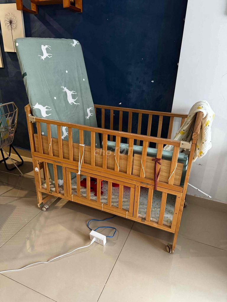 Cũi đa năng gỗ trẻ em đã dùng. Mua bán Mẹ và bé tại Quận Bình Thạnh Tp Hồ Chí Minh được đăng bởi Nguyễn Văn tiến hình 1