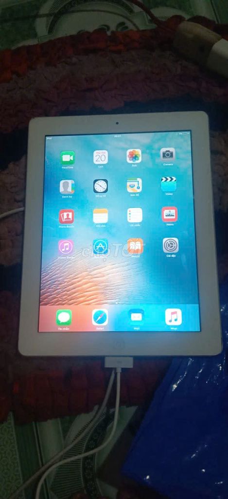 Apple iPad Trắng Còn mới. Mua bán Máy tính bảng tại Huyện Châu Thành Tiền Giang được đăng bởi Hữu Thiện hình 1