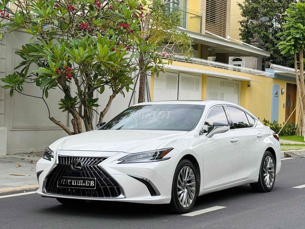 Lexus ES 2023 300H Xăng điện - 21000 km. Mua bán Ô tô tại Quận Gò Vấp Tp Hồ Chí Minh được đăng bởi Tuấn Tài hình 2
