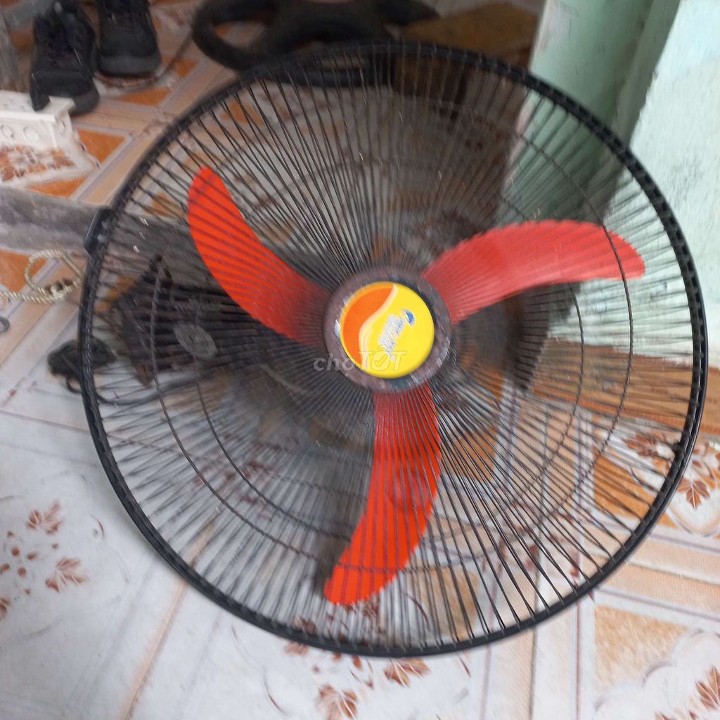 Quạt treo tường Ching Hai Đen, Đỏ 65W. Mua bán Quạt tại Quận Hải Châu Đà Nẵng được đăng bởi Xuan Huong Nguyen hình 1