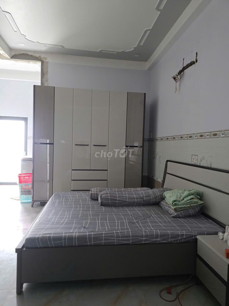 Bộ nội thất phòng ngủ Tân Á Gỗ Xám, Nâu Mới 98%. Mua bán Giường, chăn ga gối nệm tại Quận Cái Răng Cần Thơ được đăng bởi Tien Hai hình 1