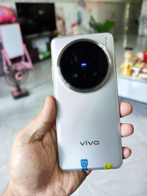 Vivo X200 Pro 16GB/512GB titan