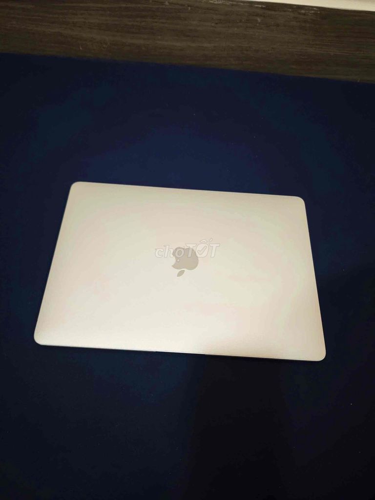 Apple Macbook Air M1 8GB Bạc Like New. Mua bán Laptop tại Quận Tân Phú Tp Hồ Chí Minh được đăng bởi Poppy nguyễn hình 1