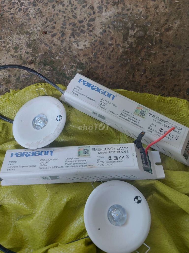 Đèn sạc khẩn cấp Paragon PEMF3RC-G2 Trắng còn tốt. Mua bán Đèn tại Thành phố Thủ Đức Tp Hồ Chí Minh được đăng bởi Đào Tuyết hình 1
