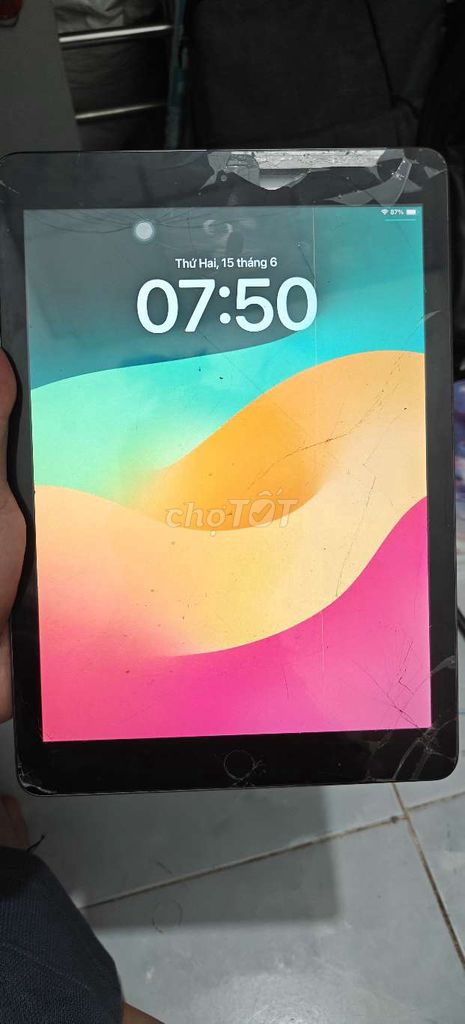 Apple iPad Gen 6 Xám iOS 17 Trên 80%. Mua bán Máy tính bảng tại Quận 12 Tp Hồ Chí Minh được đăng bởi Trần Huy hình 1