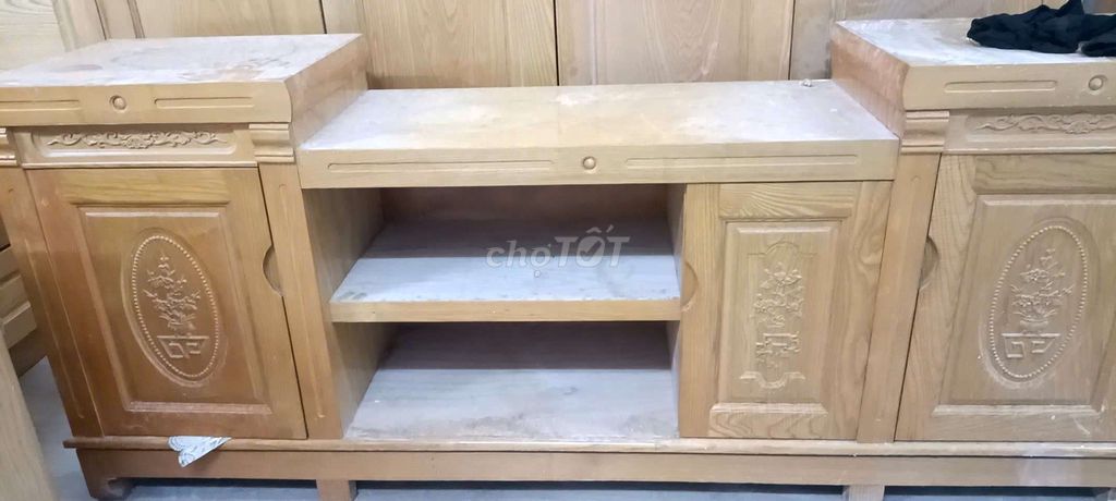 Kệ tivi gỗ xoan đào màu nâu nhạt. Mua bán Tủ, kệ gia đình tại Quận Tân Bình Tp Hồ Chí Minh được đăng bởi A phát hình 1