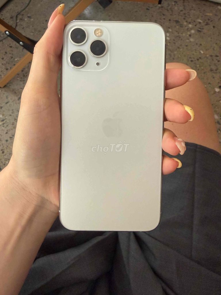 Apple iPhone 11 Pro 256GB Bạc Hàn Quốc. Mua bán Điện thoại tại Quận Nam Từ Liêm Hà Nội được đăng bởi Đỗ Thị Hồng hình 1