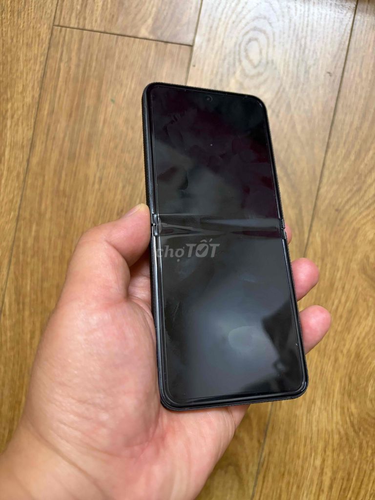 Samsung Z Flip 5 Đen Như mới. Mua bán Điện thoại tại Quận Hoàng Mai Hà Nội được đăng bởi Hoàng hình 1