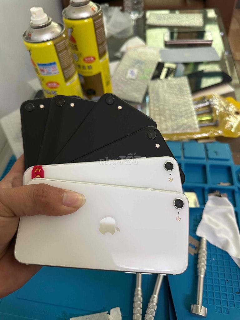 Apple iPhone SE2 64GB Đen, Trắng Đã qua sử dụng. Mua bán Điện thoại tại Huyện Hóc Môn Tp Hồ Chí Minh được đăng bởi Tuấn  hình 1