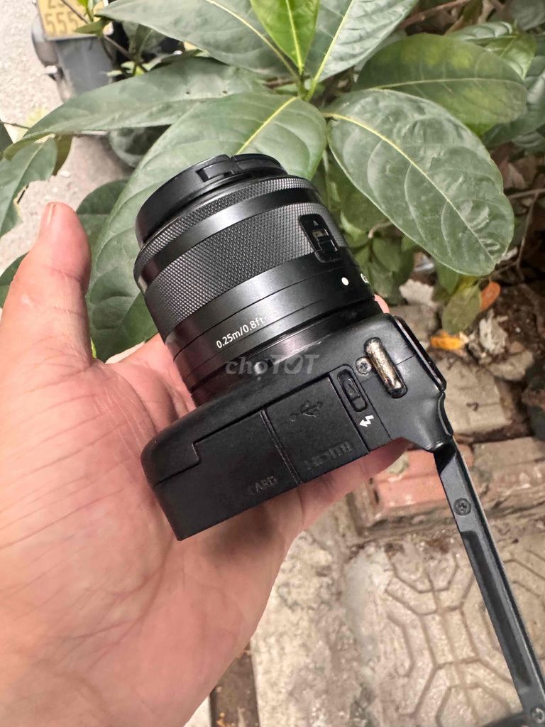 Máy Ảnh Canon M10
