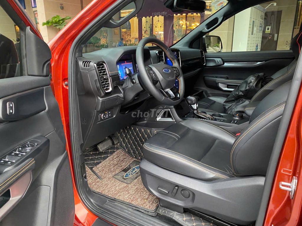 FORD RANGER WILDTRAK ĐỎ CÁ NHÂN 2023 - 35.000 KM. Mua bán Ô tô tại Quận Tân Bình Tp Hồ Chí Minh được đăng bởi Mr Hoài SÀI GÒN FORD  hình 8