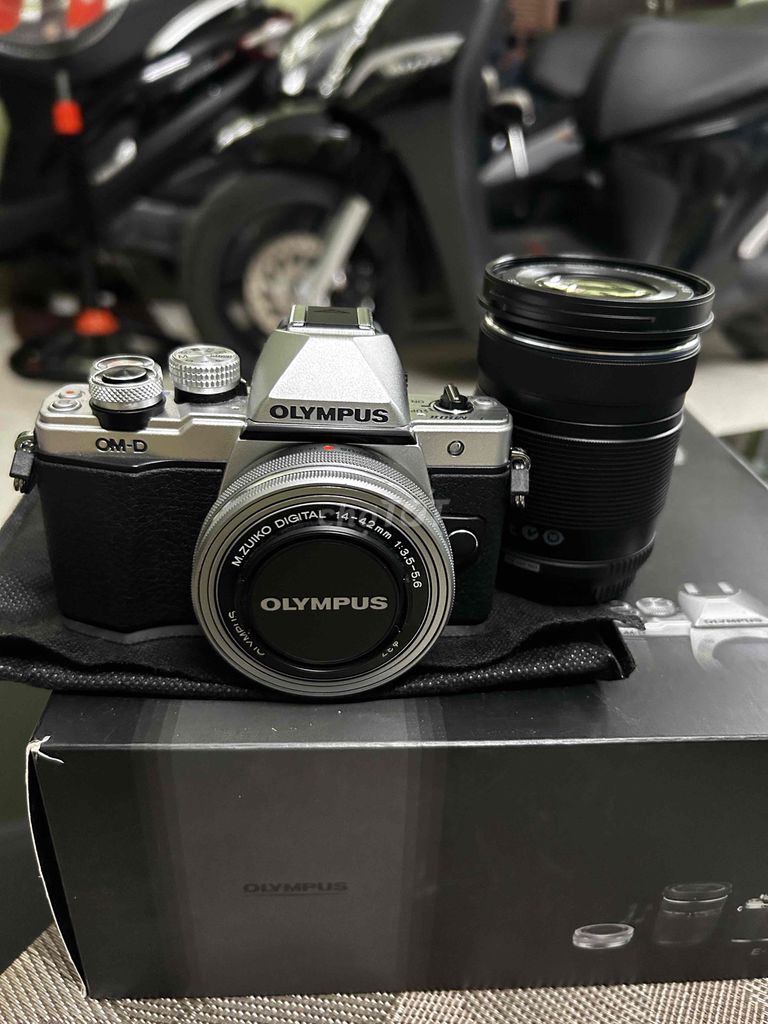 Máy ảnh Olympus E-M10 Mark 2 Bạc, Đen Đã sử dụng. Mua bán Máy ảnh, Máy quay tại Quận Bình Thạnh Tp Hồ Chí Minh được đăng bởi Phạm Hữu Việt hình 1