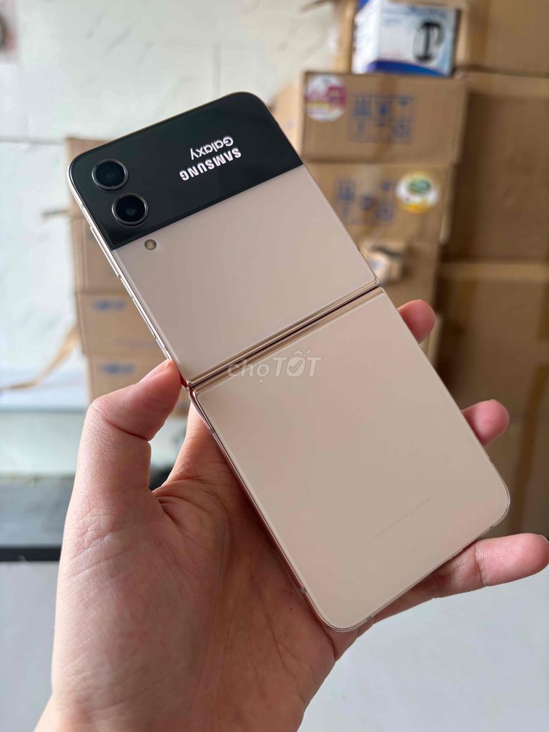 Samsung Galaxy Z Flip4 8/256 Hàn 1sim. Mua bán Điện thoại tại Quận Ninh Kiều Cần Thơ được đăng bởi Điện Thoại Tốt hình 1