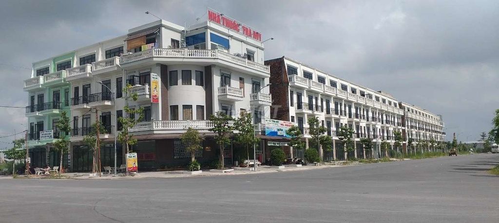 Cho thuê nhà 1 trệt 3 lầu, có nội thất, khu Hồng loan 5c, cái răng