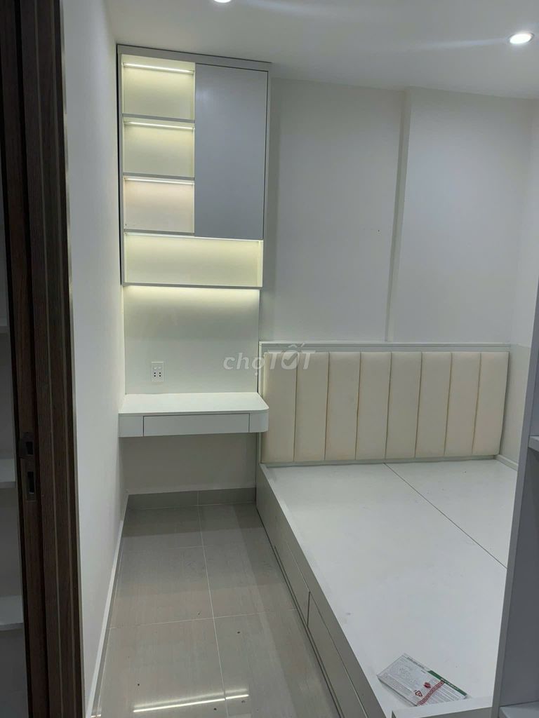 Bán CC Vinhomes  Q9 1 phòng ngủ cộng 43m2 giá 2ty350 full nội thất