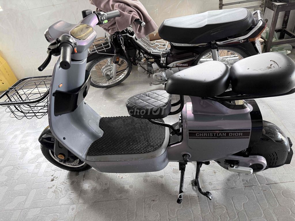 xe mới chạy tầm 3 tháng ít chạy, còn bh 9 tháng. Mua bán Xe điện tại Huyện Gò Dầu Tây Ninh được đăng bởi HOA hình 4