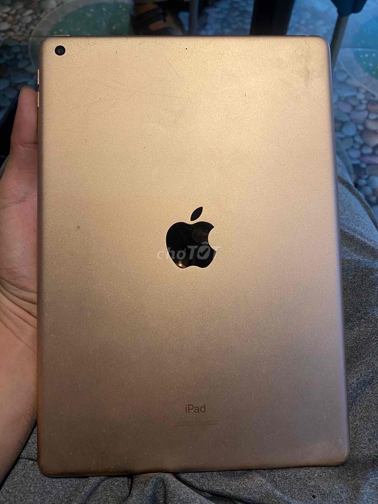 IPad Gen 7 gold 32gb Wifi. Mua bán Máy tính bảng tại Quận Bình Tân Tp Hồ Chí Minh được đăng bởi V I N H hình 2