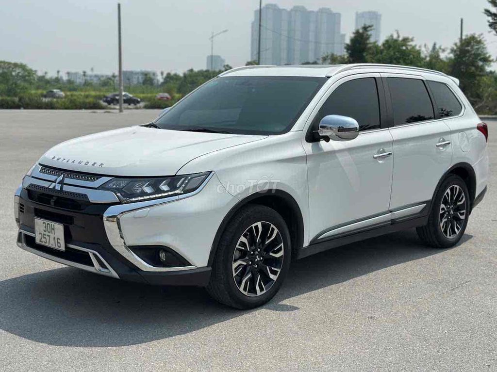 Mitsubishi Outlander 2.0 Premium  sx2021. Mua bán Ô tô tại Quận Thanh Xuân Hà Nội được đăng bởi Mạnh Hải hình 3