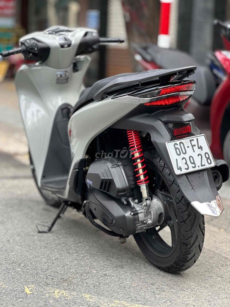 🛑Sh 160i Thắng ABS 2023 chính chủ siêu lướt. Mua bán Xe máy tại Thành phố Biên Hòa Đồng Nai được đăng bởi Huỳnh Ý hình 3