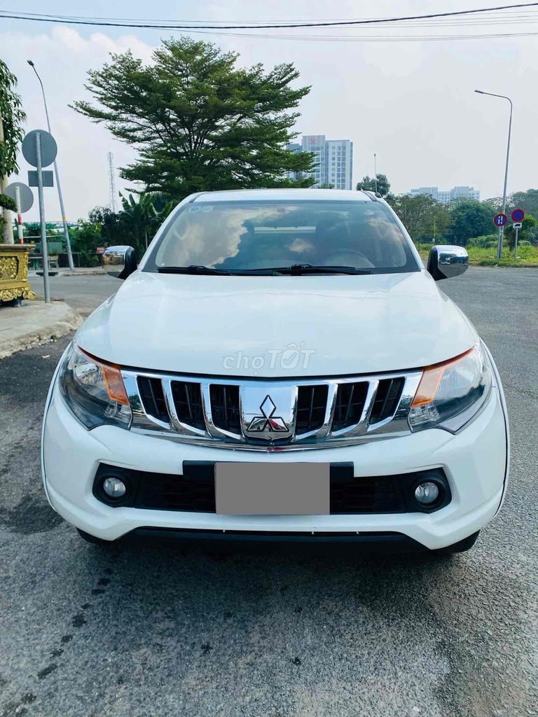 Mitsubishi Triton 2015 4x2 AT máy dầu xe đẹp