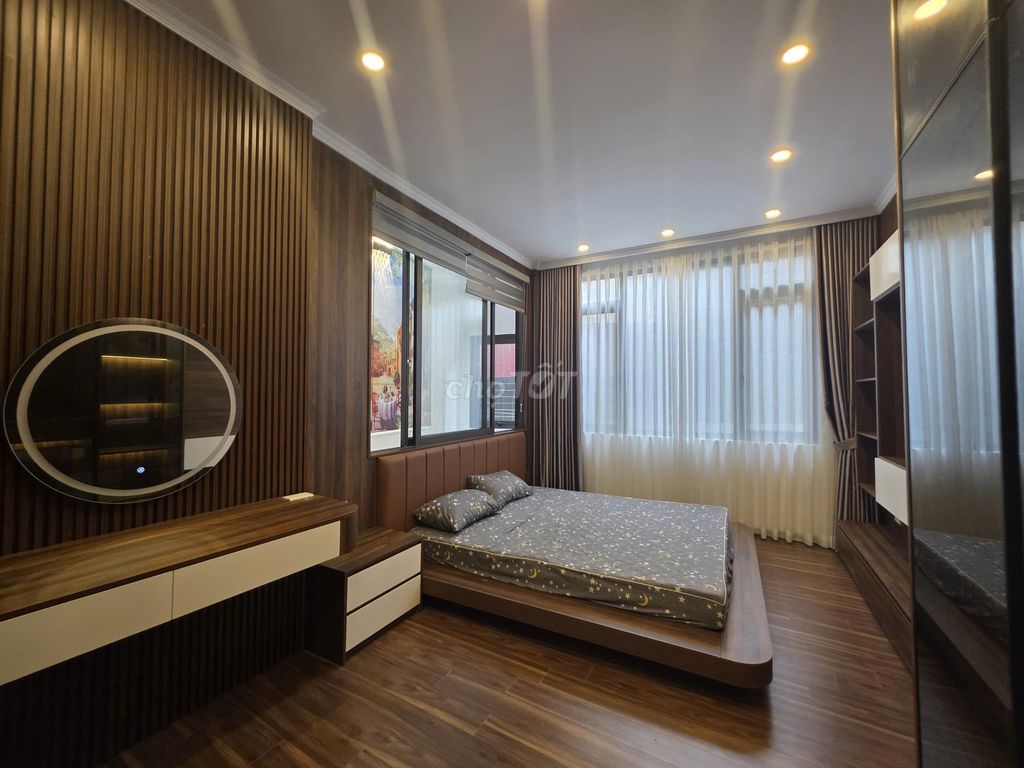 Дом в Нгок Кхань, Ба Динь, лифт, широкий фасад, 52м²х6эт, 3 спальни