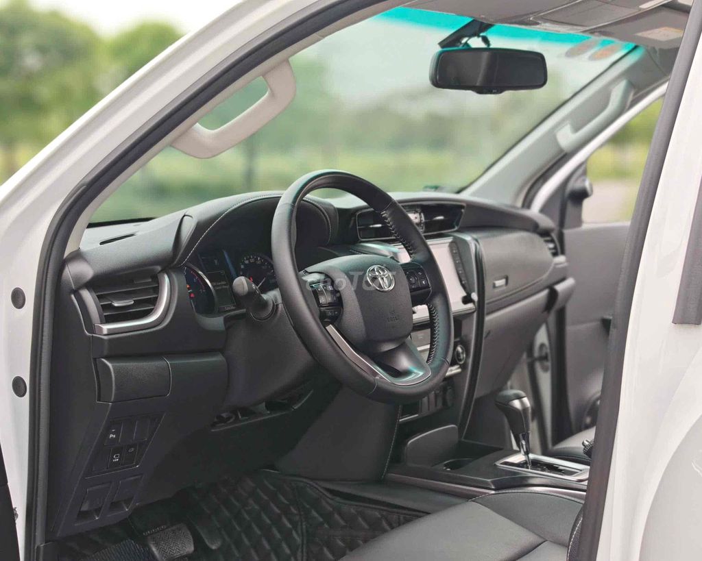 Toyota Fortuner 2022 odo 3.2v cực đẹp. Mua bán Ô tô tại Quận Nam Từ Liêm Hà Nội được đăng bởi Đại lý Toyota Mỹ Đình hình 7