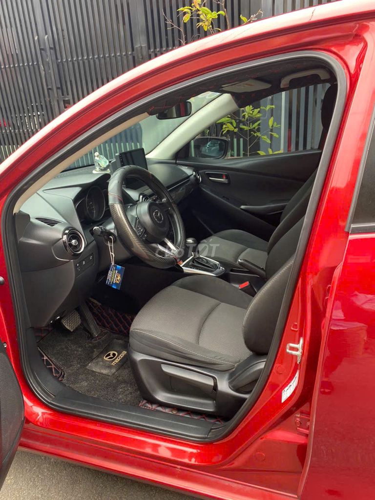 Cần bán Mazda 2 2019 Deluxe Sedan - 69000 km