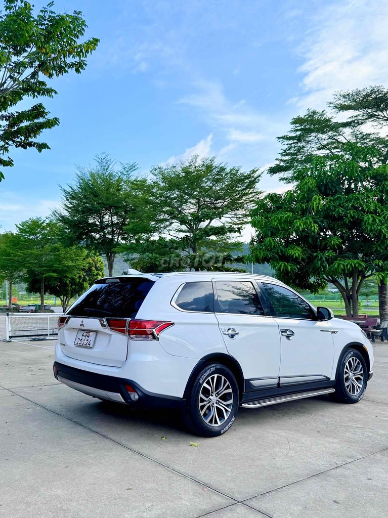 Mitsubishi Outlander 7 chỗ,Bản cao cấp,Xe gia đình