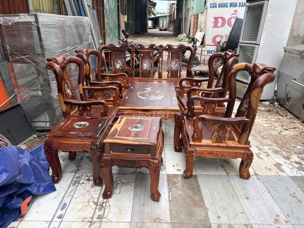 Bộ bàn ghế gỗ phòng khách 8 món Nâu. Mua bán Bàn ghế tại Huyện Bình Chánh Tp Hồ Chí Minh được đăng bởi Đồ cũ Hoài Lương hình 1