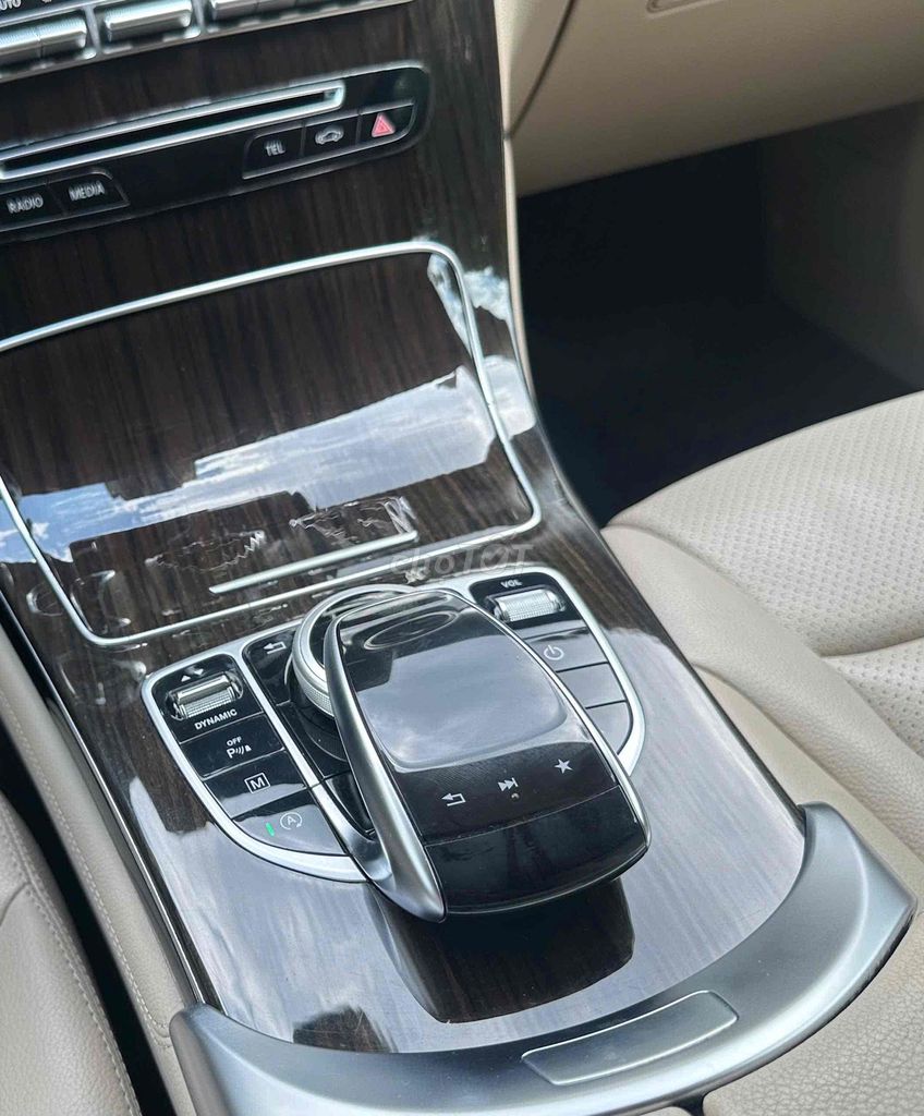 Mercedes Benz GLC200 sx 2018 màu đen. Mua bán Ô tô tại Quận Cầu Giấy Hà Nội được đăng bởi Cao Quý hình 12