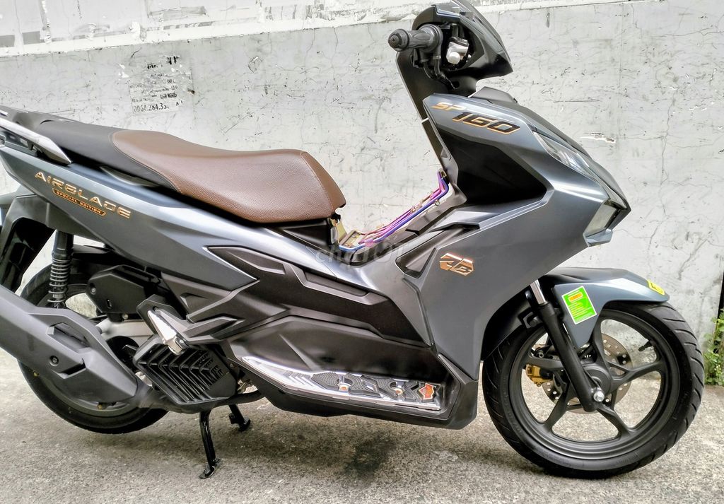 Honda Air Blade 160 Đặc biệt 2023 Xám xanh mờ