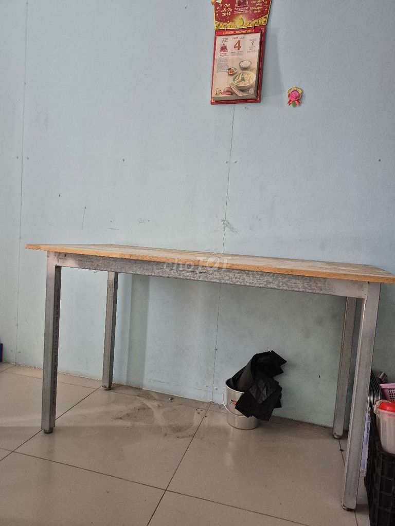 Bàn Gỗ Sắt vuông 40. Mua bán Bàn ghế tại Thành phố Bến Tre Bến Tre được đăng bởi An Trần hình 1